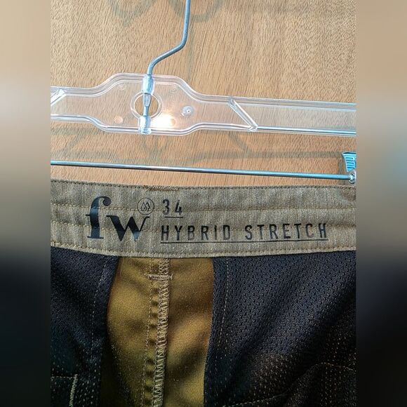 Tan Flat Front Shorts for Everyday Style Mens 34 - Picture 3 of 3